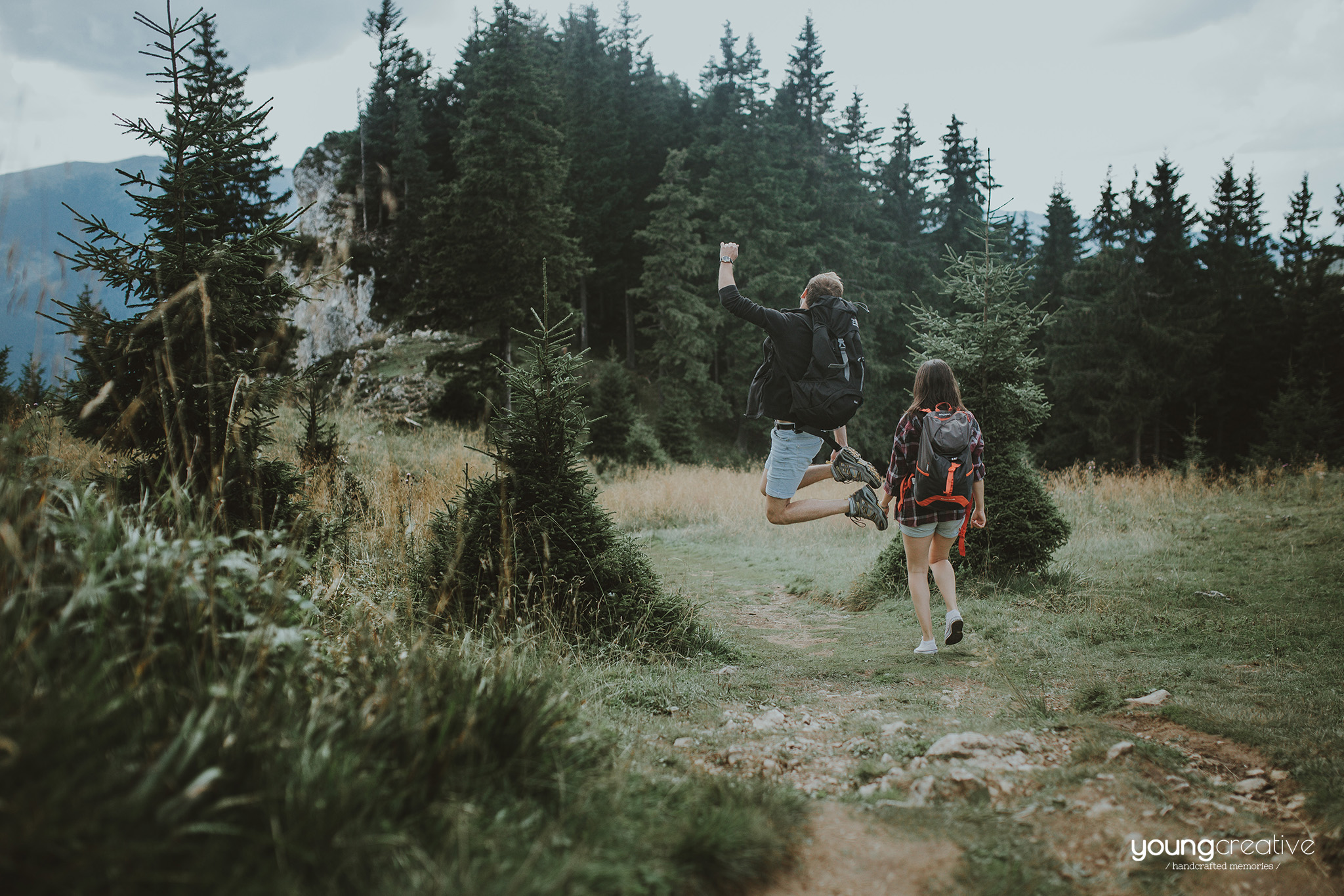 Andreea & Mihaita | youngcreative.info media © Dan Filipciuc, Cristina Bejan | save the date Iasi