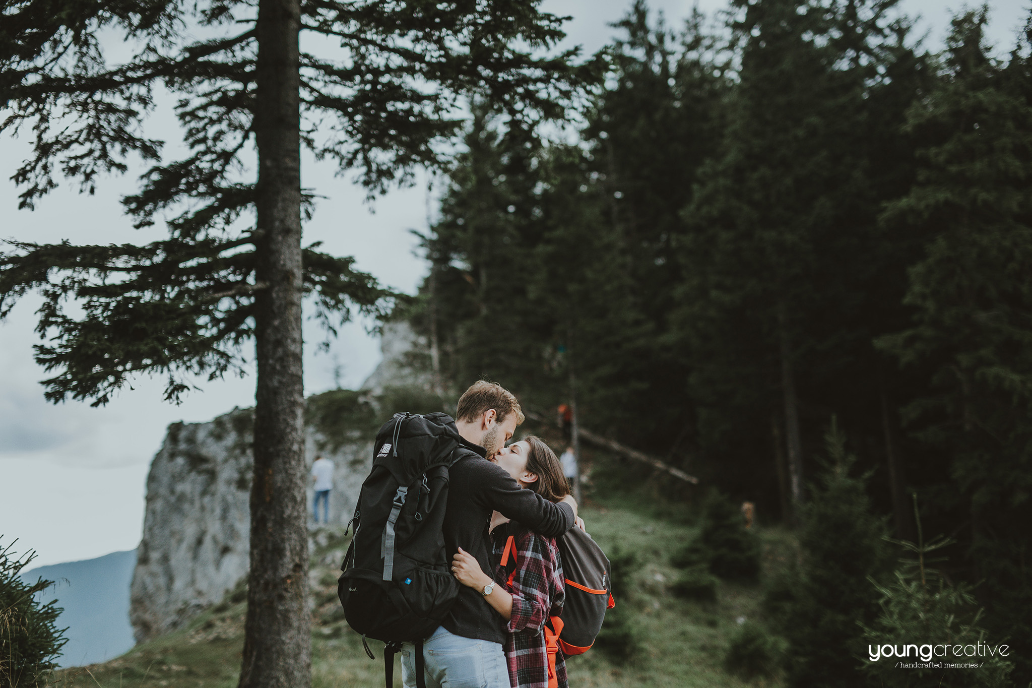 Andreea & Mihaita | youngcreative.info media © Dan Filipciuc, Cristina Bejan | save the date Iasi