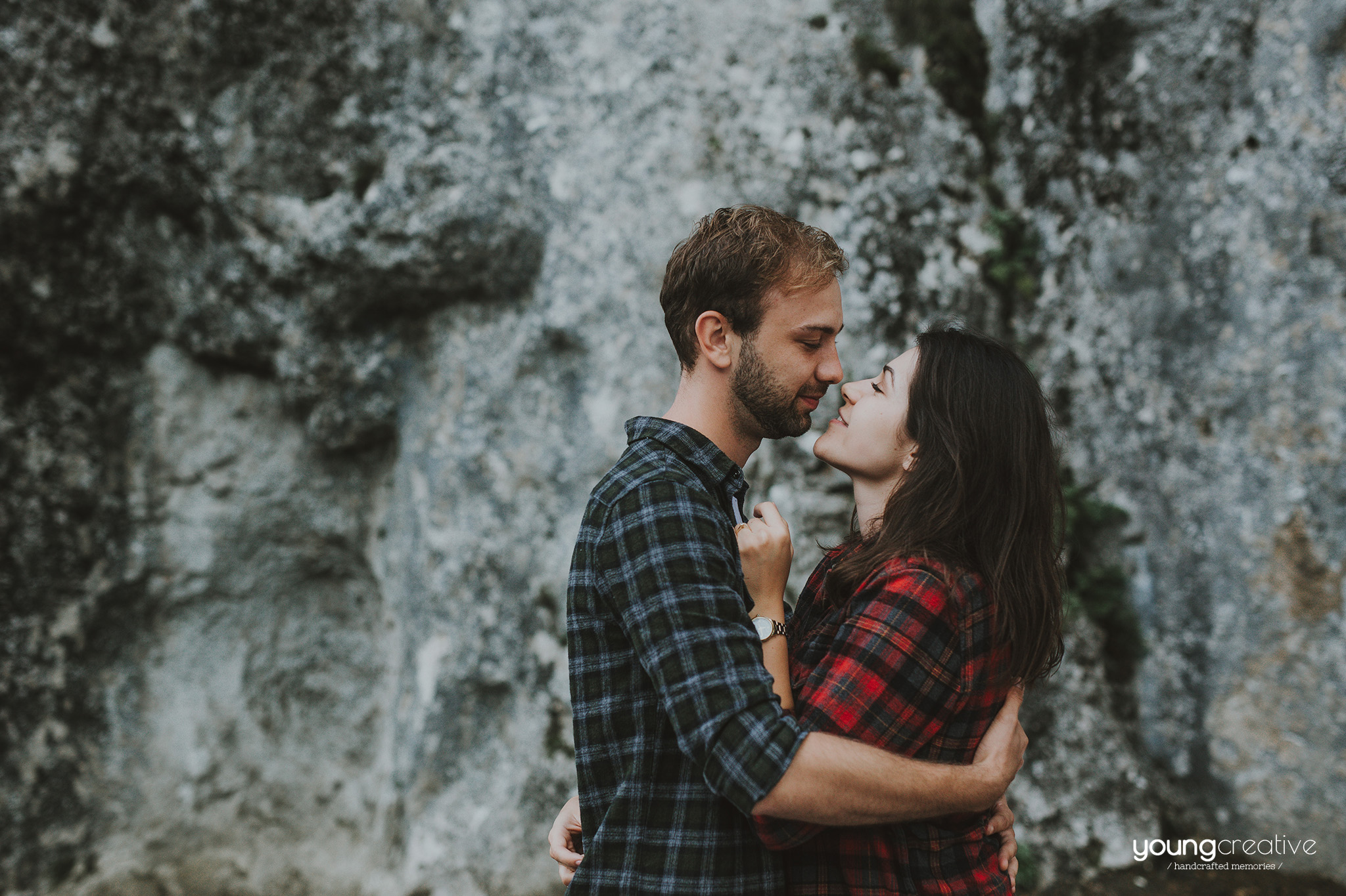 Andreea & Mihaita | youngcreative.info media © Dan Filipciuc, Cristina Bejan | save the date Iasi