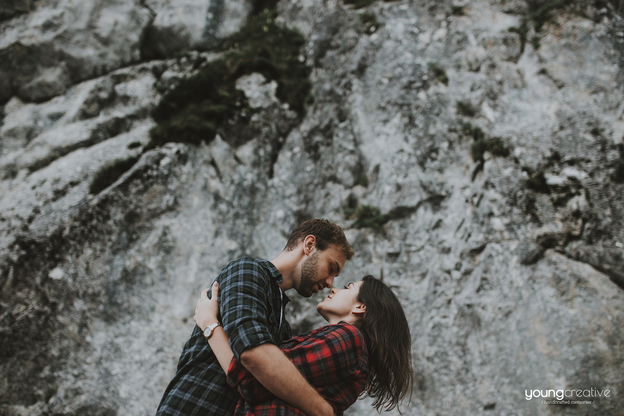 Andreea & Mihaita | youngcreative.info media © Dan Filipciuc, Cristina Bejan | save the date Iasi