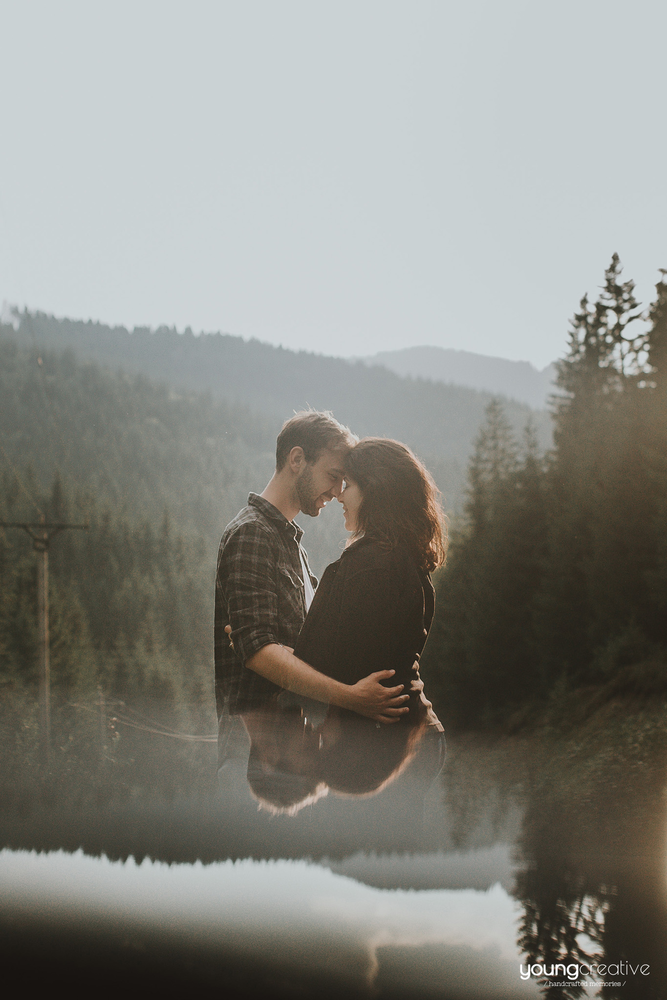 Andreea & Mihaita | youngcreative.info media © Dan Filipciuc, Cristina Bejan | save the date Iasi