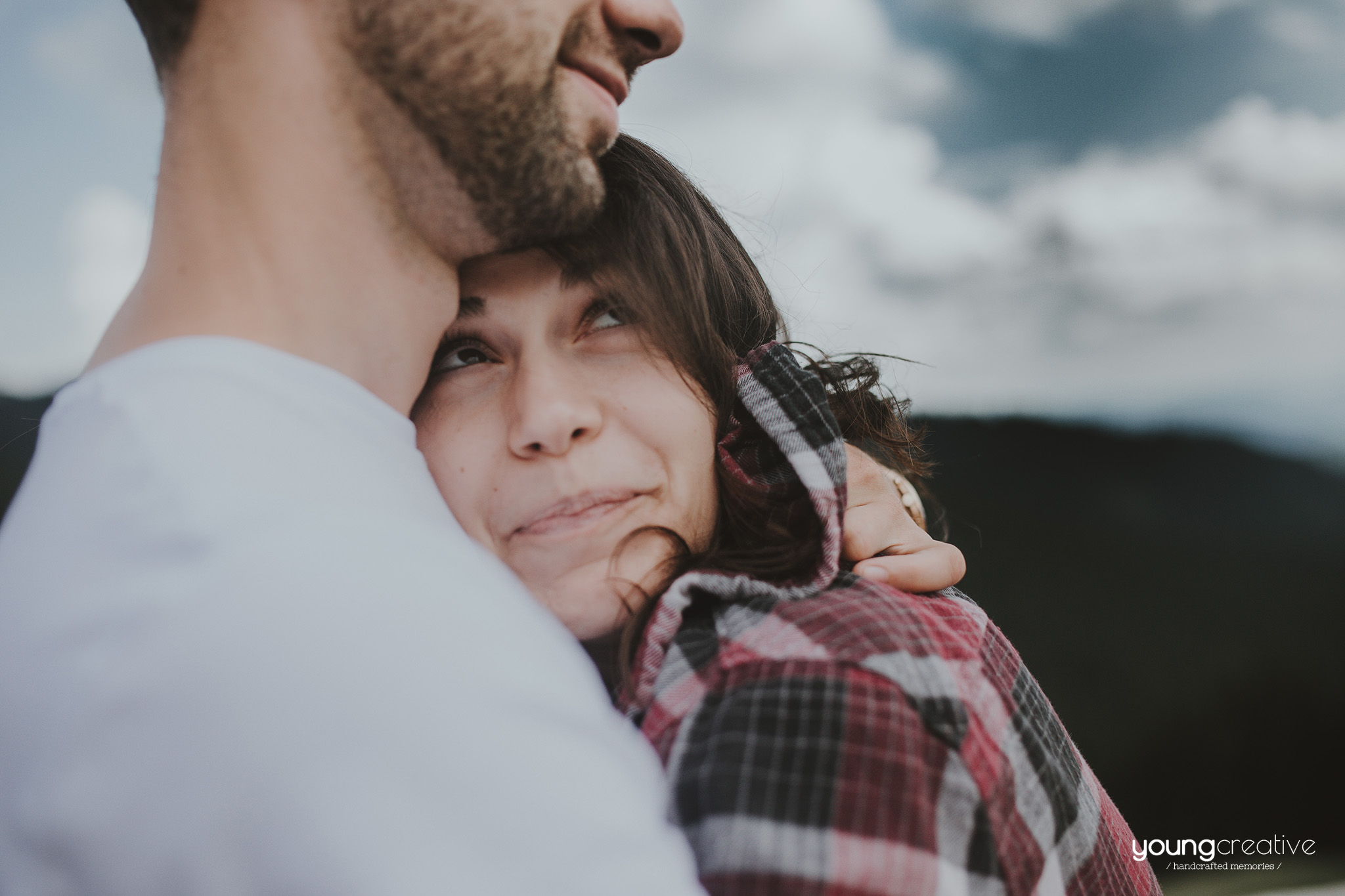 Andreea & Mihaita | youngcreative.info media © Dan Filipciuc, Cristina Bejan | save the date Iasi