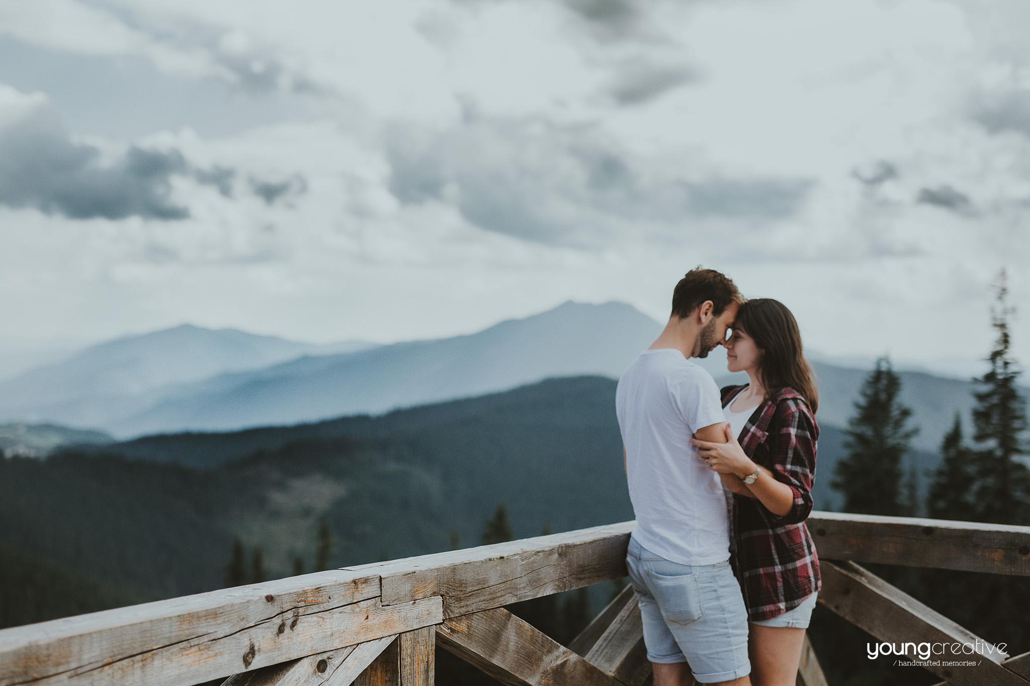 Andreea & Mihaita | youngcreative.info media © Dan Filipciuc, Cristina Bejan | save the date Iasi