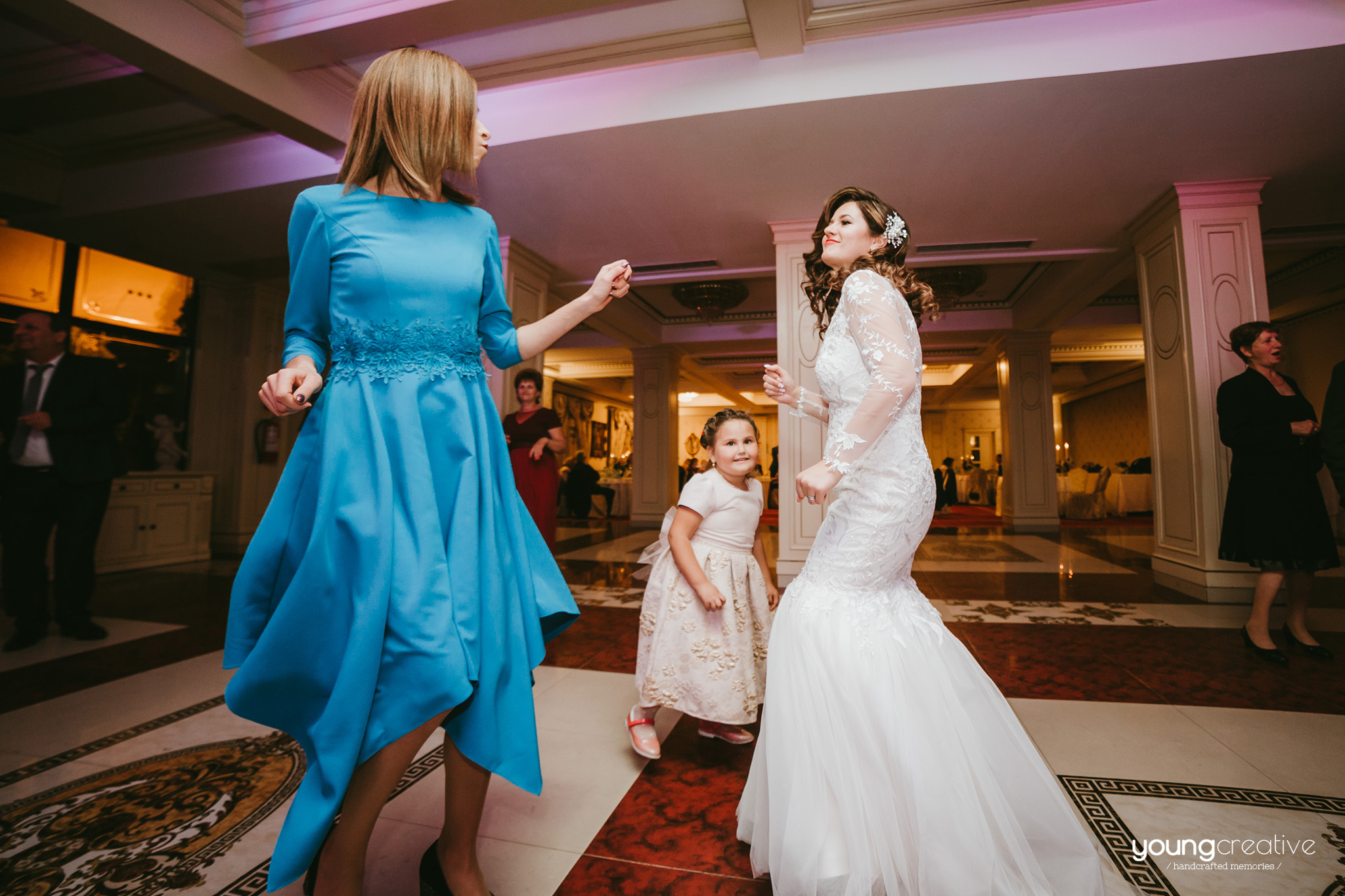 Carmen & Alin | youngcreative.info media © Dan Filipciuc, Cristina Bejan | fotografie nunta Iasi