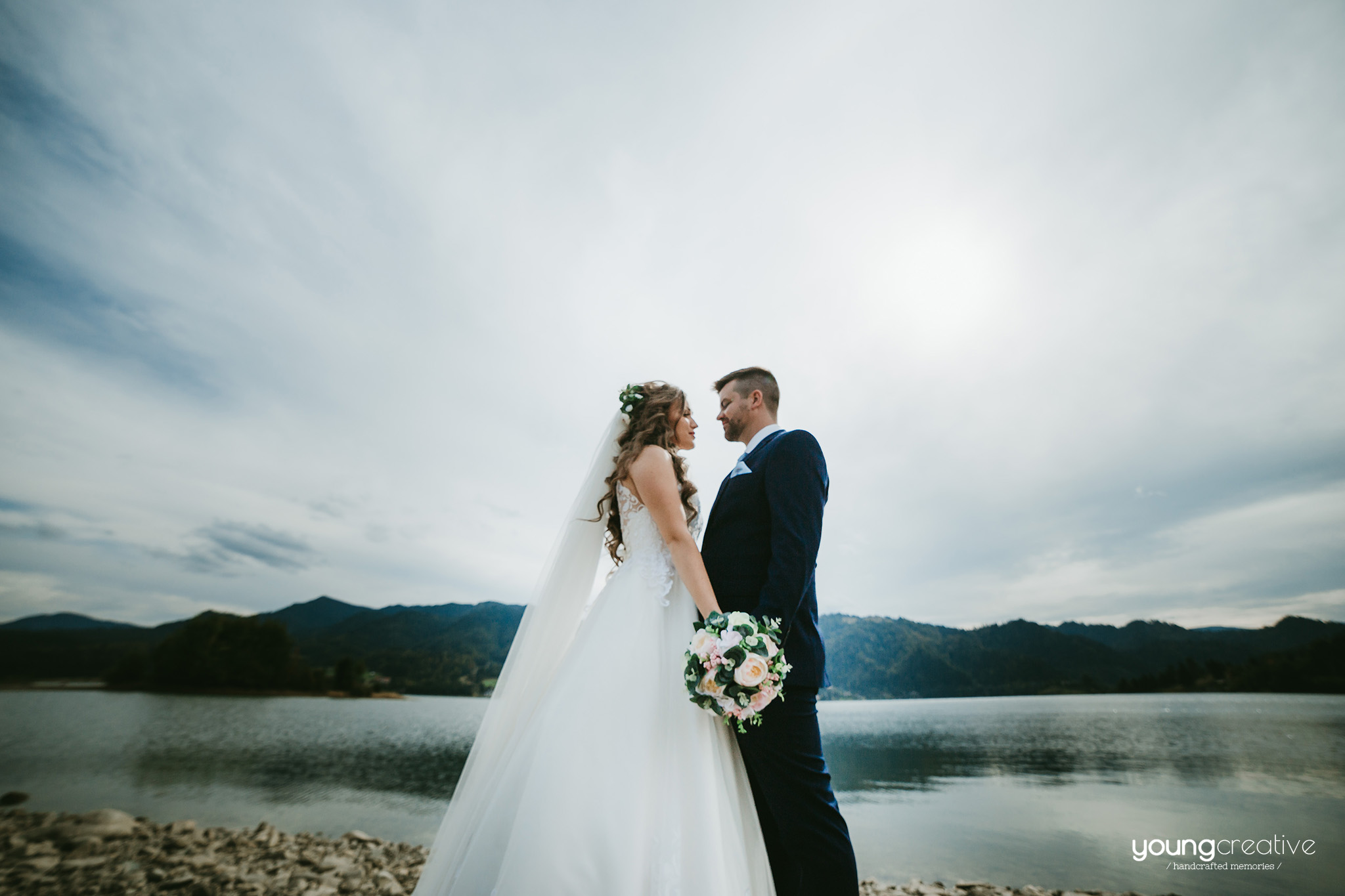 Maria & Teodor | youngcreative.info media © Dan Filipciuc, Cristina Bejan | Love The Dress