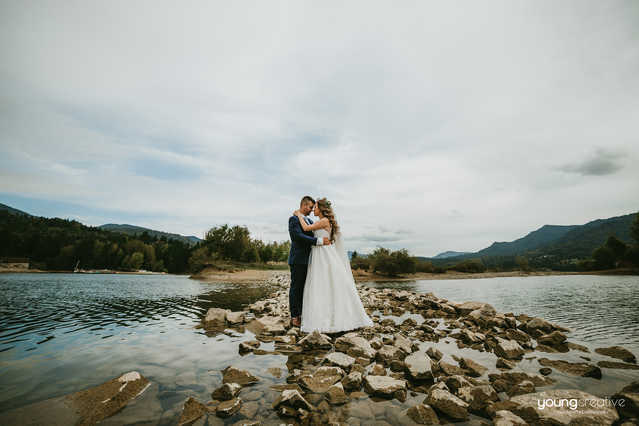 Maria & Teodor | youngcreative.info media © Dan Filipciuc, Cristina Bejan | Love The Dress