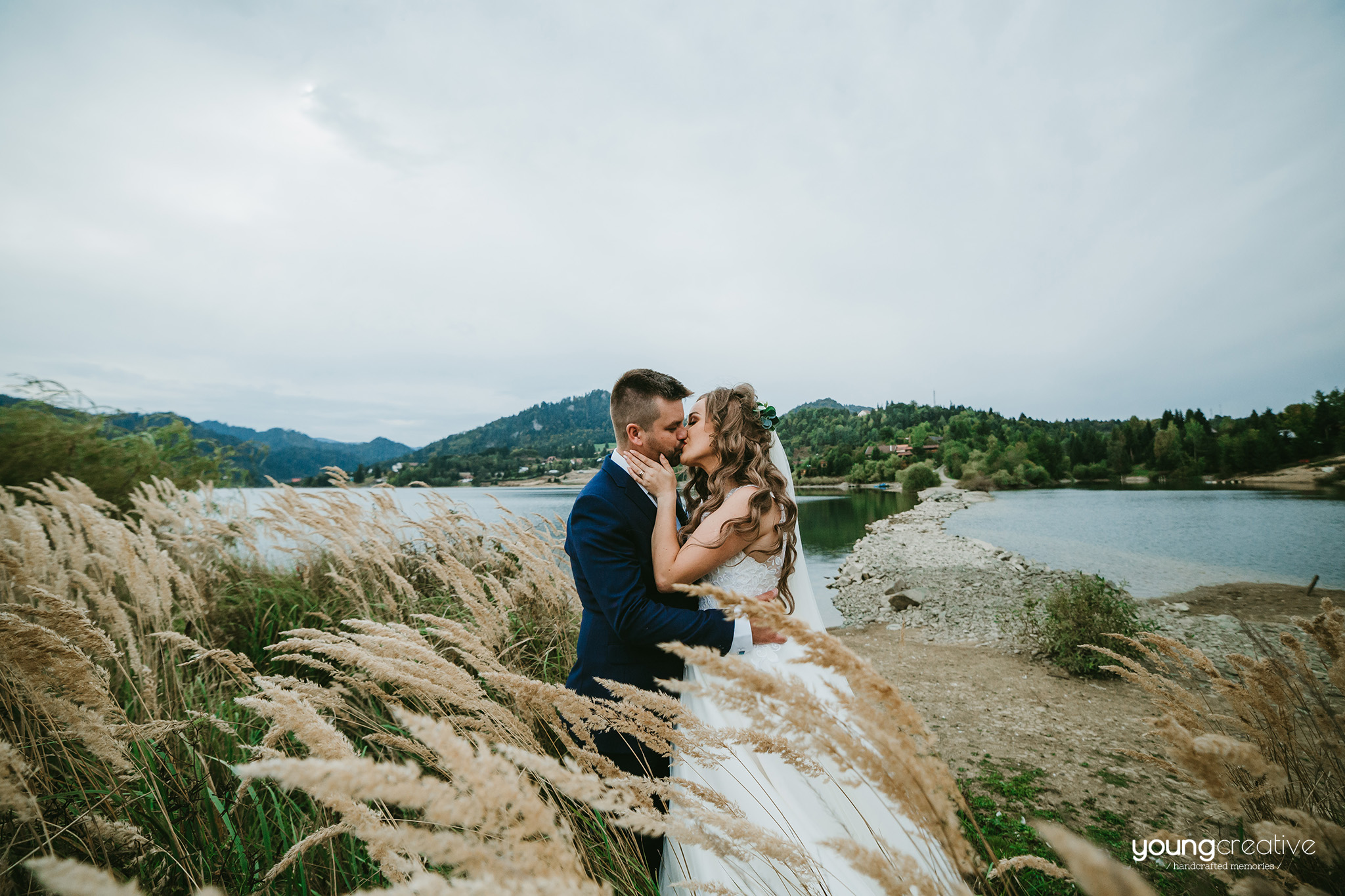 Maria & Teodor | youngcreative.info media © Dan Filipciuc, Cristina Bejan | Love The Dress