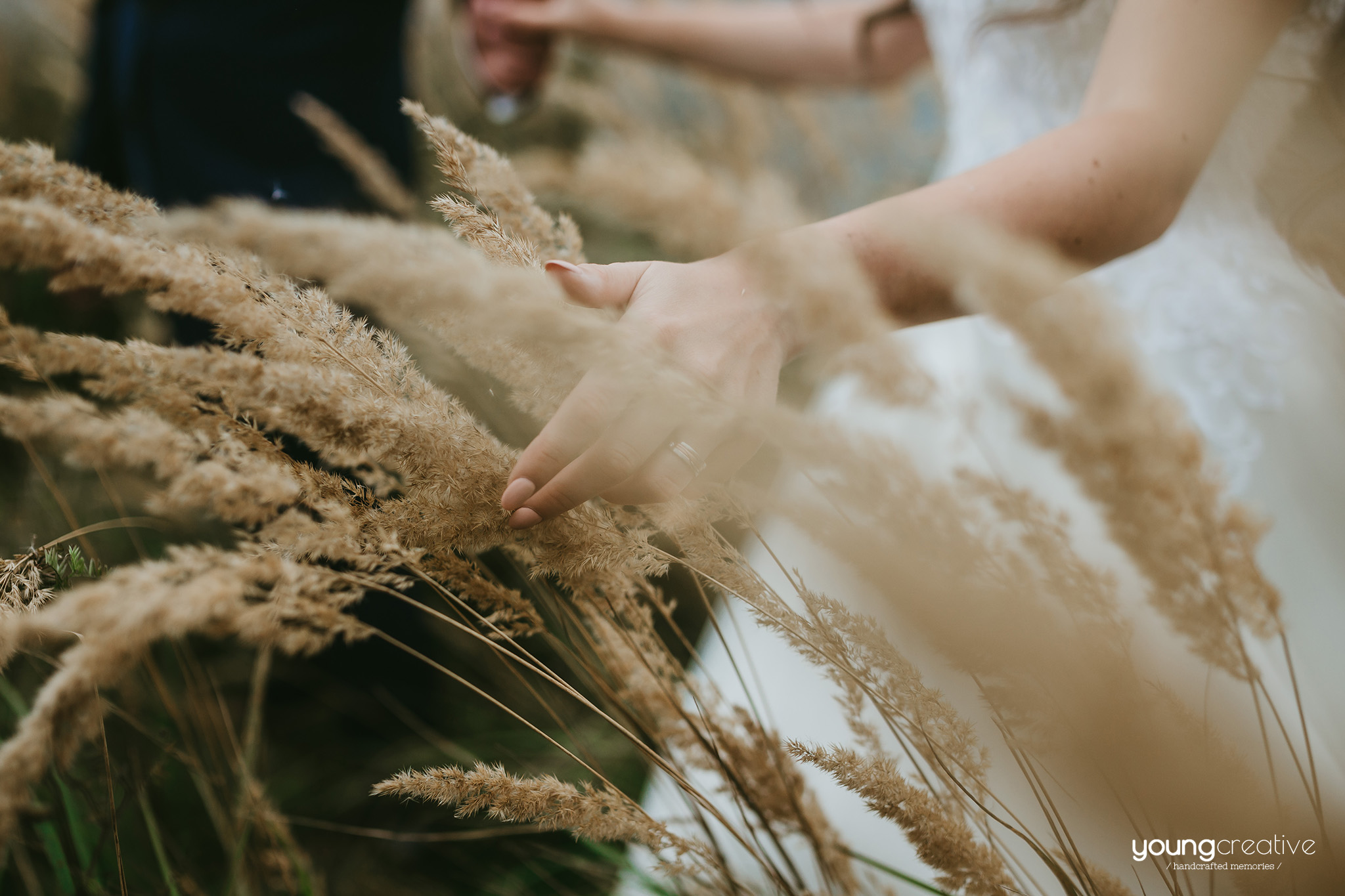 Maria & Teodor | youngcreative.info media © Dan Filipciuc, Cristina Bejan | Love The Dress