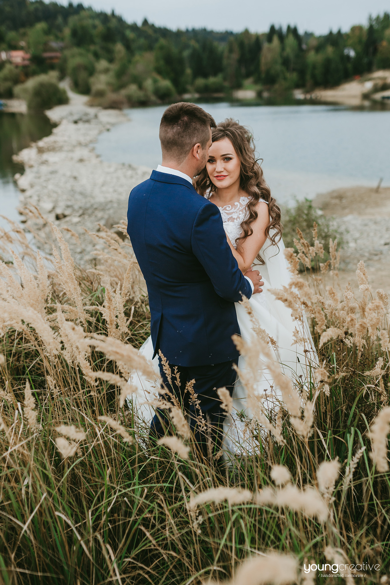 Maria & Teodor | youngcreative.info media © Dan Filipciuc, Cristina Bejan | Love The Dress