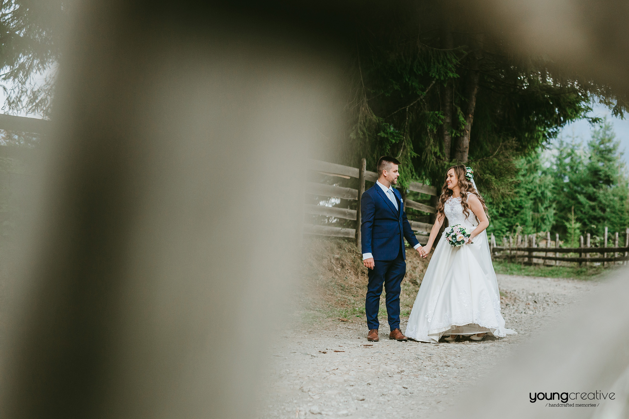 Maria & Teodor | youngcreative.info media © Dan Filipciuc, Cristina Bejan | Love The Dress