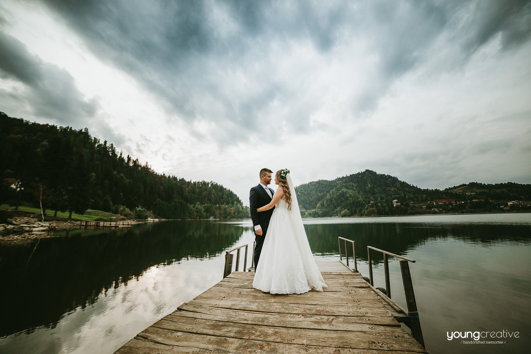 Maria & Teodor | youngcreative.info media © Dan Filipciuc, Cristina Bejan | Love The Dress