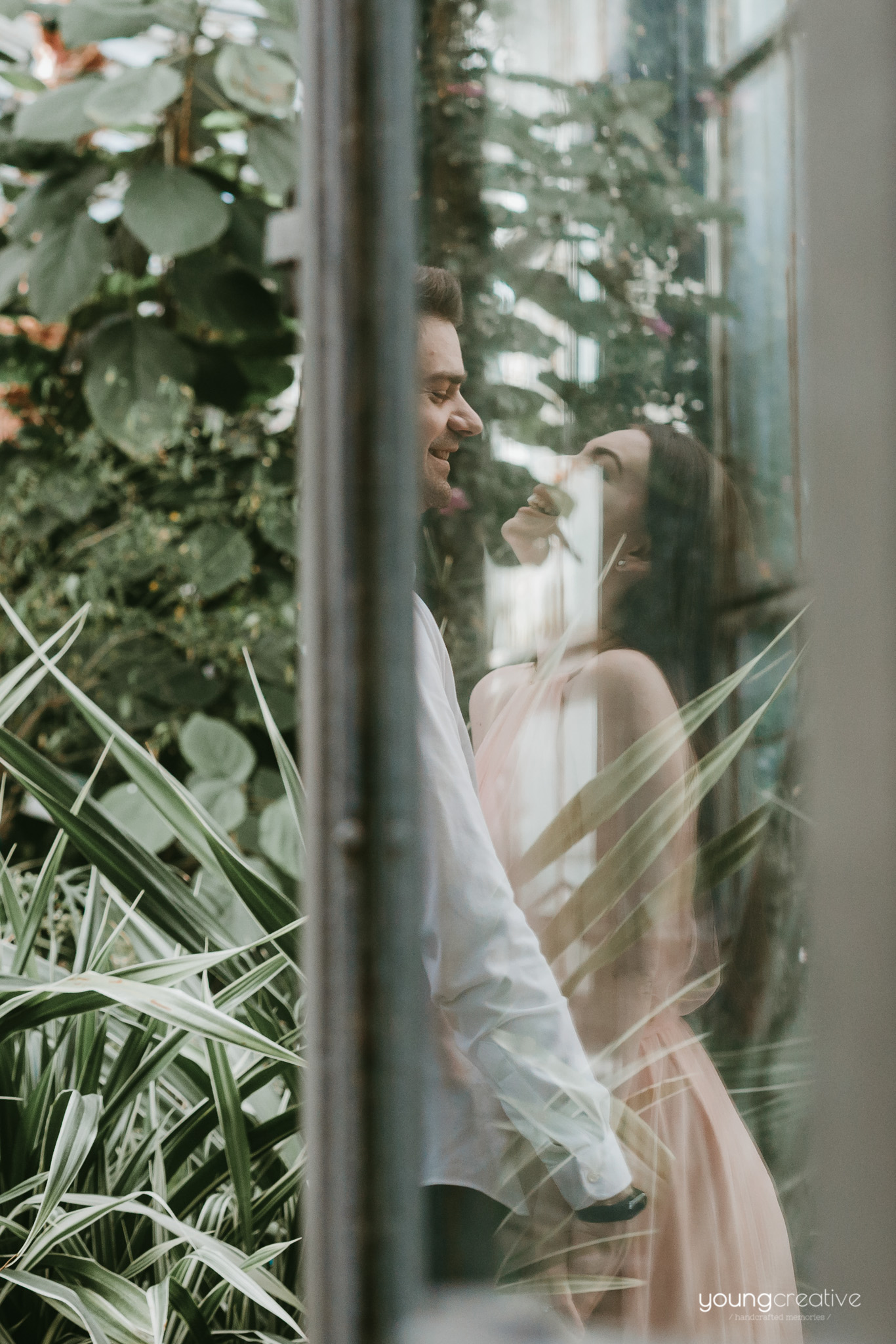 Daiana & Marius | youngcreative.info media © Dan Filipciuc, Cristina Bejan | save the date Iasi