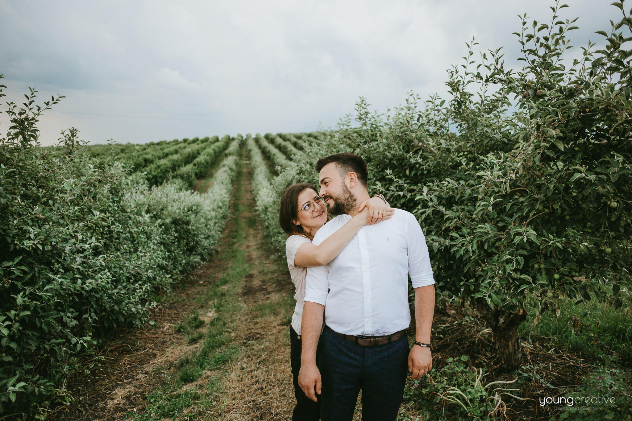 Iulia & Constantin | youngcreative.info media © Dan Filipciuc, Cristina Bejan | save the date Suceava