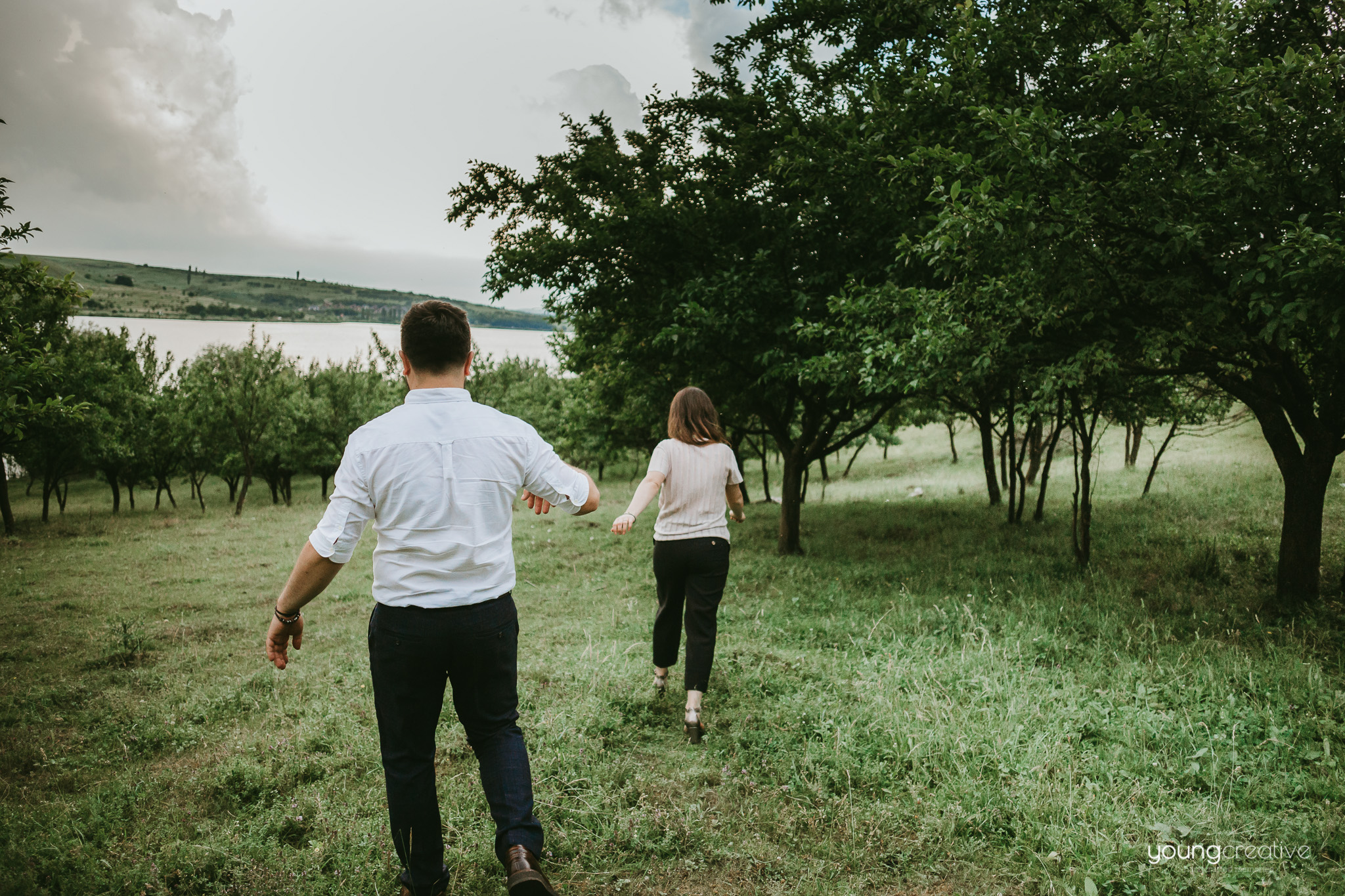 Iulia & Constantin | youngcreative.info media © Dan Filipciuc, Cristina Bejan | save the date Suceava
