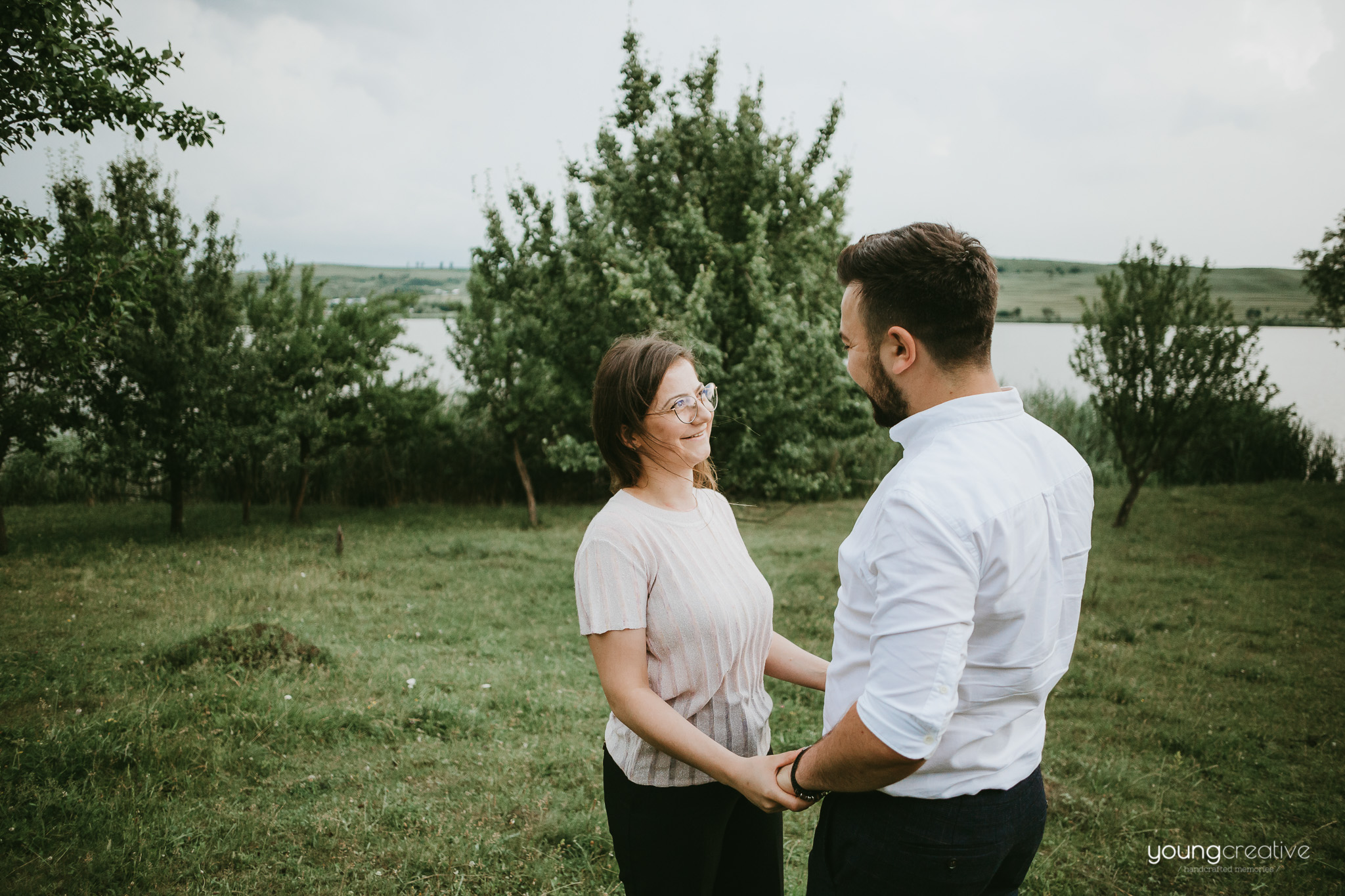 Iulia & Constantin | youngcreative.info media © Dan Filipciuc, Cristina Bejan | save the date Suceava