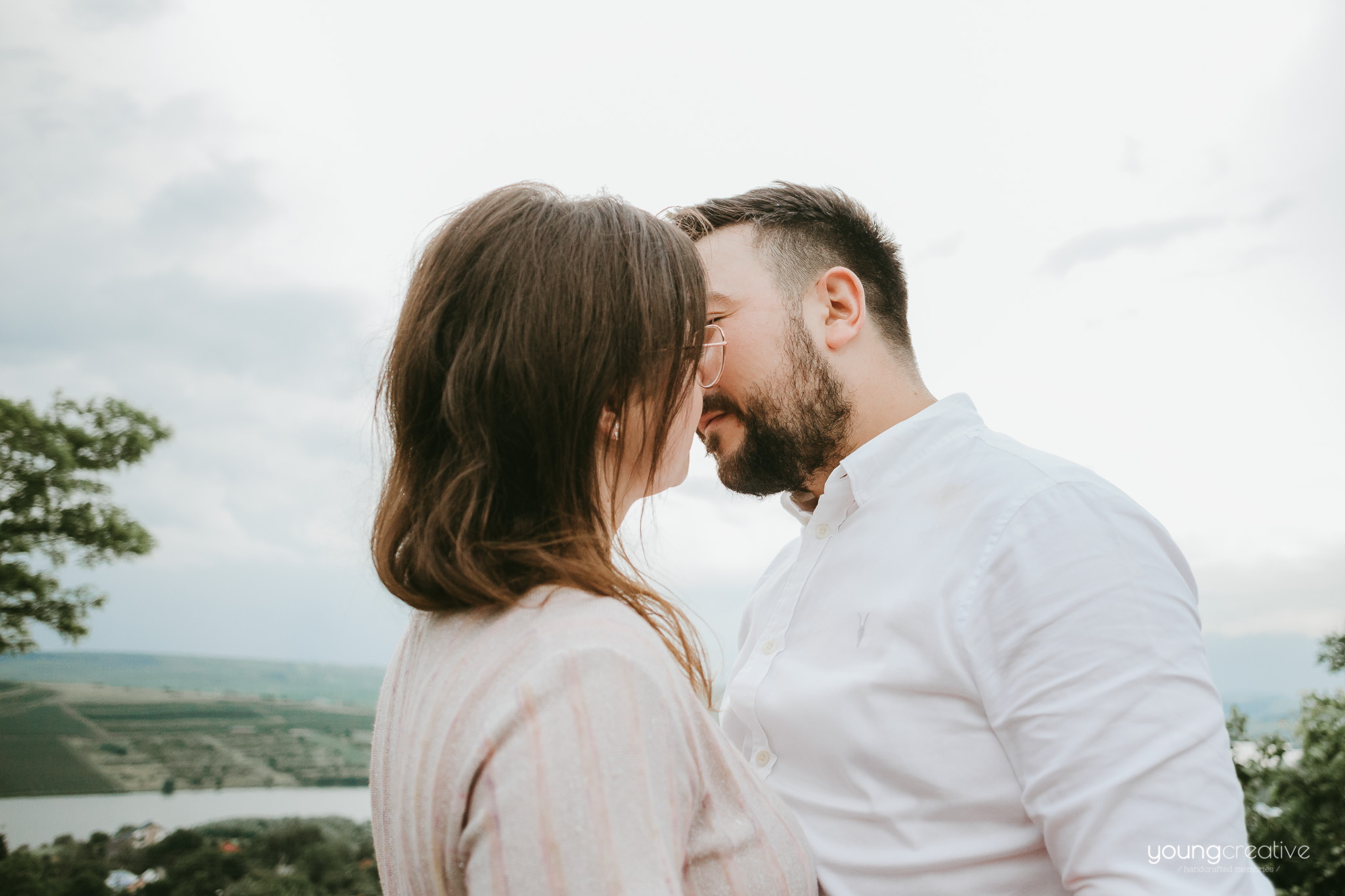 Iulia & Constantin | youngcreative.info media © Dan Filipciuc, Cristina Bejan | save the date Suceava