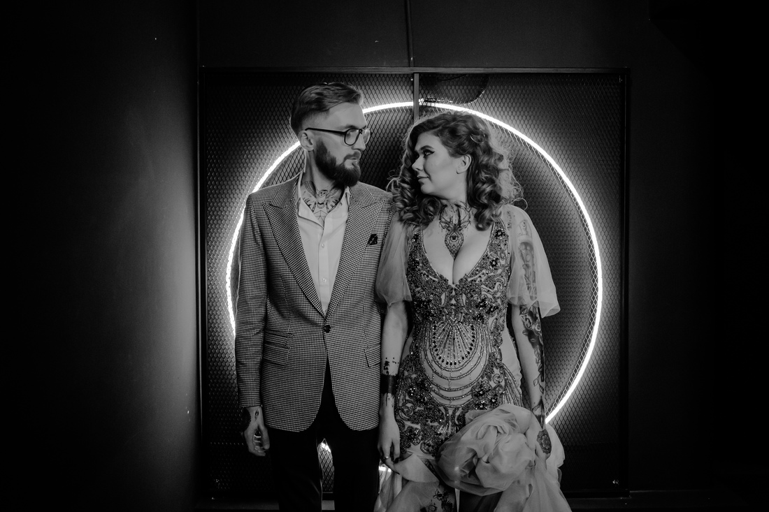 Wedding experiment: photographers on camera