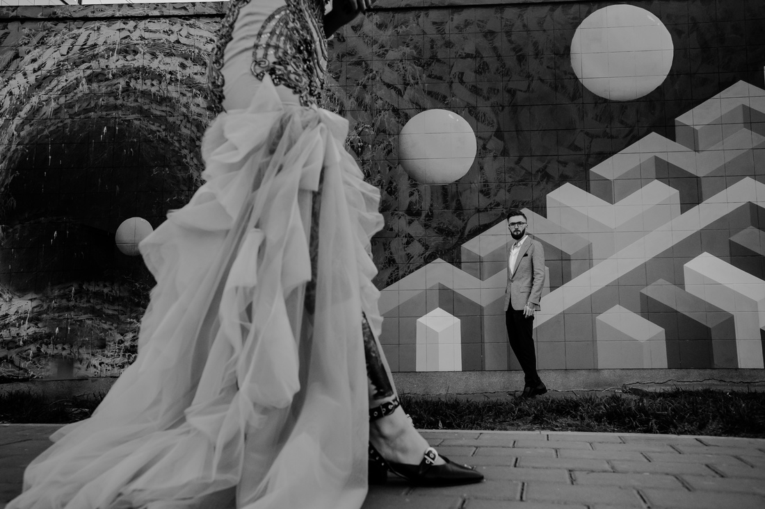 Wedding experiment: photographers on camera
