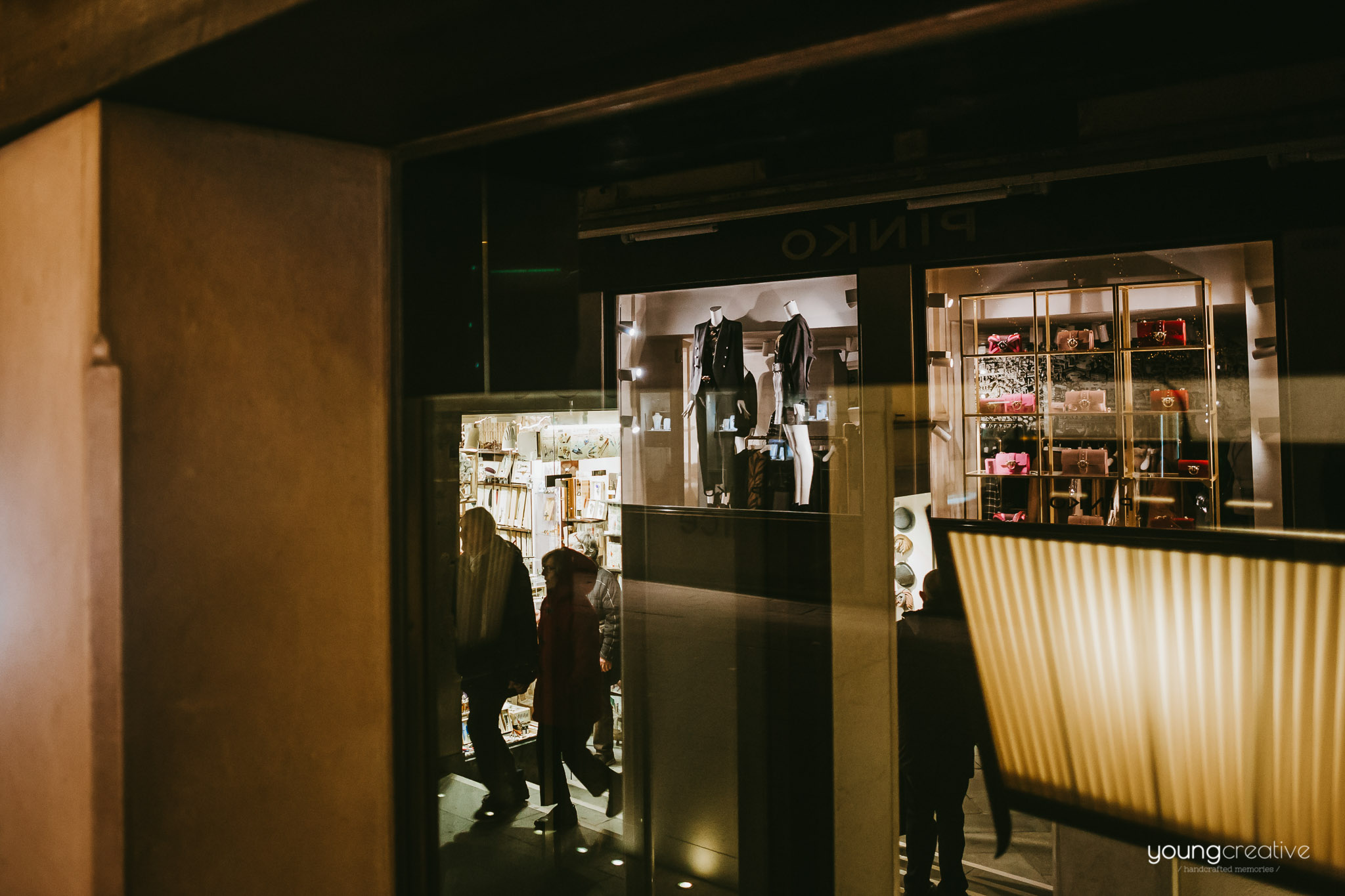 Travel with us @ Venice | European wedding photographers, based in Romania with availability for destination stories worldwide | youngcreative.info