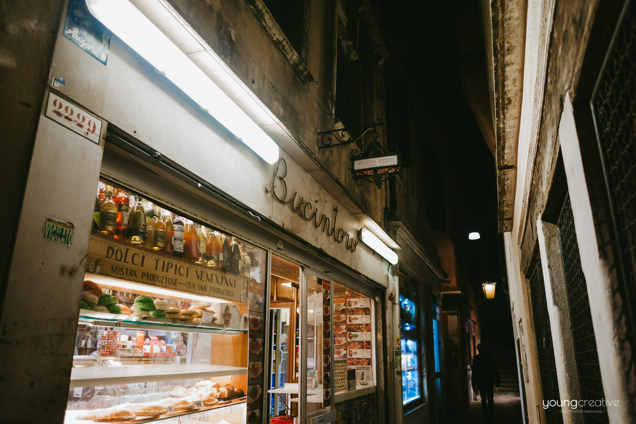Travel with us @ Venice | European wedding photographers, based in Romania with availability for destination stories worldwide | youngcreative.info